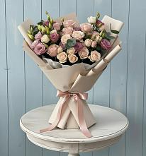 Букет цветов из:  Розы и Лизиантусы в Суздали