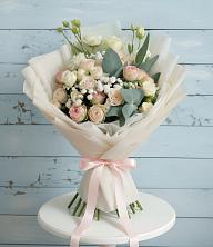 Букет цветов из:  Розы и Лизиантусы в Суздали