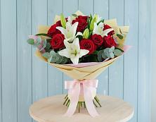 Букет цветов из:  Лилии и Розы в Суздали