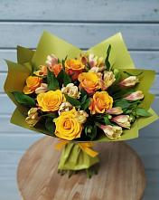 Букет цветов из:  Альстромерии и Розы в Суздали