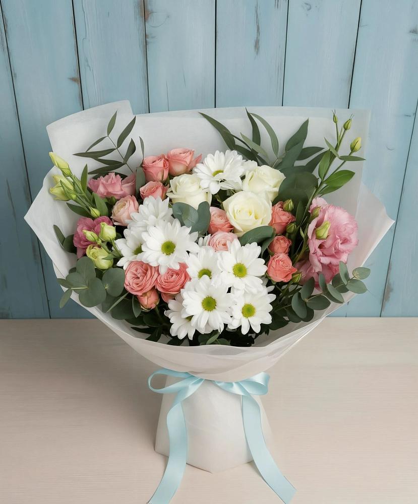 Букет цветов из: Розы, Лизиантусы и Хризантемы в Суздали