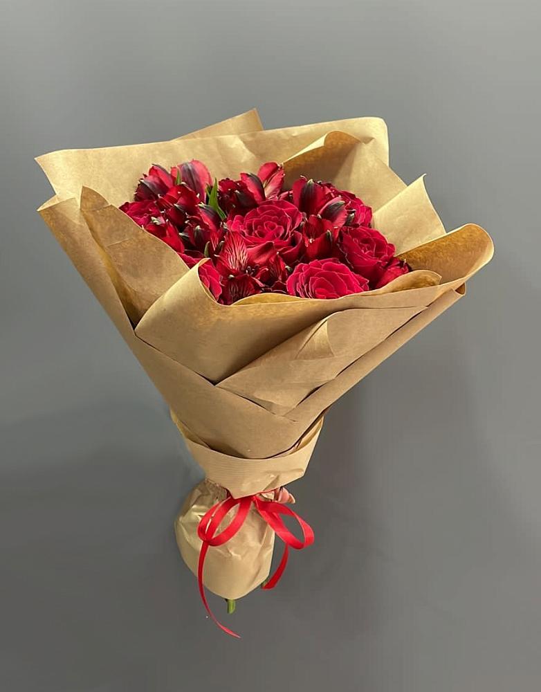 Букет цветов из: Альстромерии и Розы в Суздали