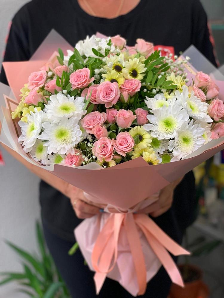 Букет цветов из: Розы и Хризантемы в Суздали