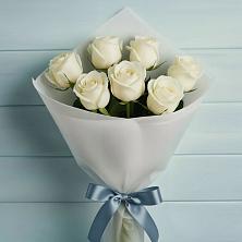 Букет 7 Белых роз Эдлесс Лав в Суздали