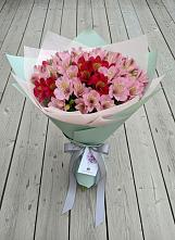 Букет цветов из:  Альстромерии в Суздали