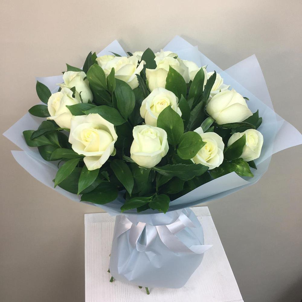 Букет 15 Белых роз Проуд в Суздали