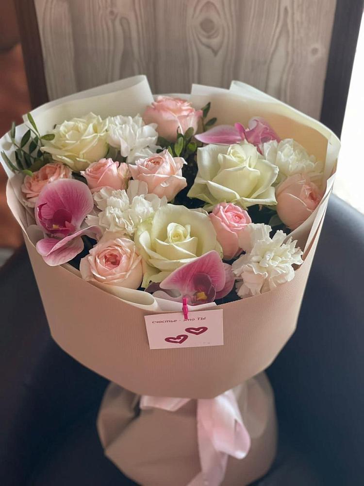 Букет цветов из: Орхидеи, Розы и Гвоздики в Суздали