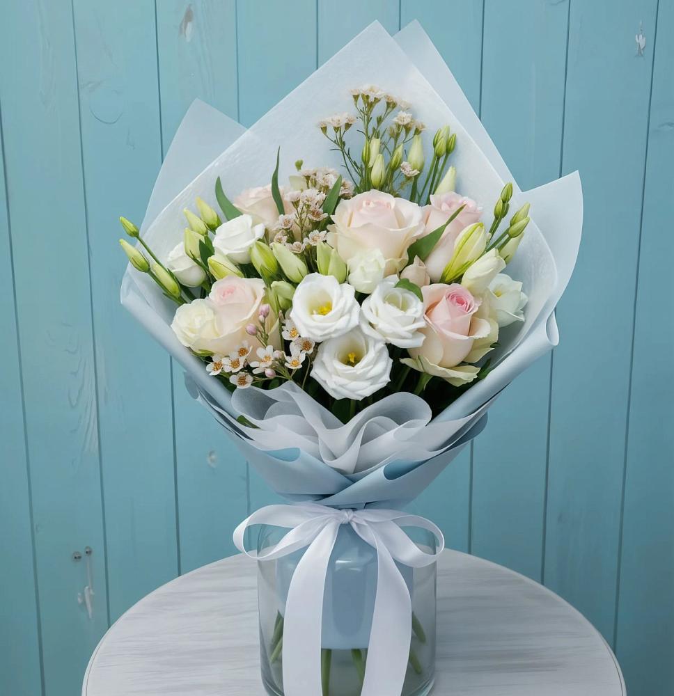 Букет цветов из: Розы и Лизиантусы в Суздали