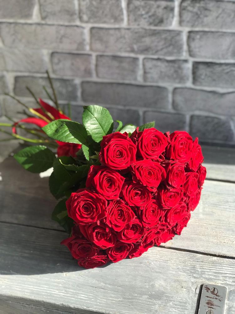 Букет Красные розы Фридом в Суздали