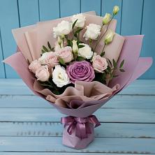 Букет цветов из:  Розы и Лизиантусы в Суздали