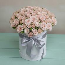 Цветочная композиция из Розы в шляпной коробке в Суздали