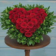 Цветочная композиция из Розы в виде сердца в Суздали