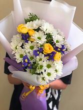 Букет цветов из:  Ирисы, Хризантемы и Розы #REPLACE_PRED# Суздали