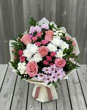 Букет цветов из:  Альстромерии, Гвоздики, Розы и Хризантемы в Суздали