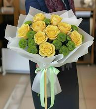 Букет цветов из:  Хризантемы и Розы в Суздали