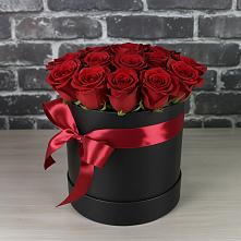 Цветочная композиция из Розы в шляпной коробке в Суздали