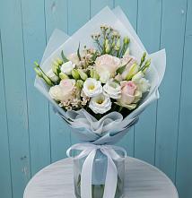 Букет цветов из:  Розы и Лизиантусы в Суздали