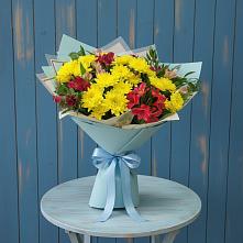 Букет цветов из:  Альстромерии и Хризантемы в Суздали