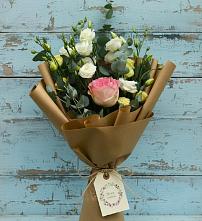 Букет цветов из:  Розы и Лизиантусы в Суздали