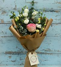 Букет цветов из:  Розы и Лизиантусы в Суздали