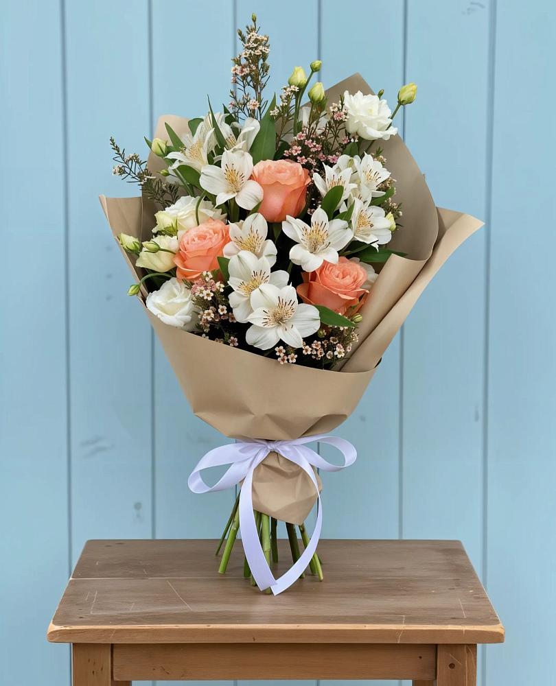 Букет цветов из: Альстромерии, Лизиантусы, Розы и Хризантемы в Суздали