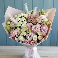 Букет цветов из:  Альстромерии и Розы в Суздали