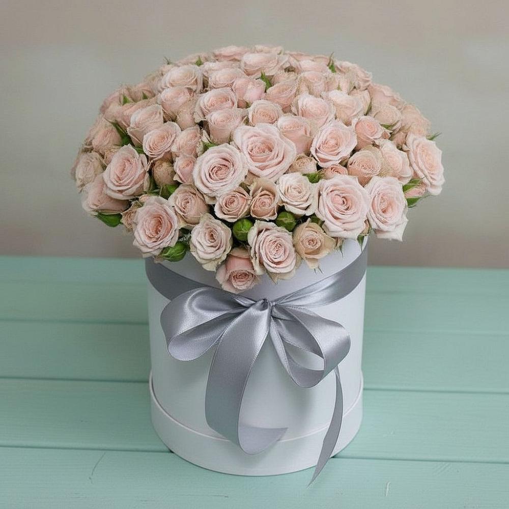 Цветочная композиция из Розы в шляпной коробке в Суздали